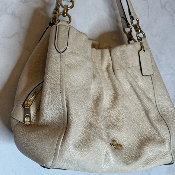 Coach maya shoulder bag in pebbled leather chalk off white - Picture 4 of 11